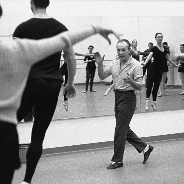 George Balanchine teaching at the New York State Theater in Lincoln Center (circa 1964). Photo: Martha Swope. As seen in In Balanchine's Classroom. A film by Connie Hochman. A Zeitgeist Films release in association with Kino Lorber.