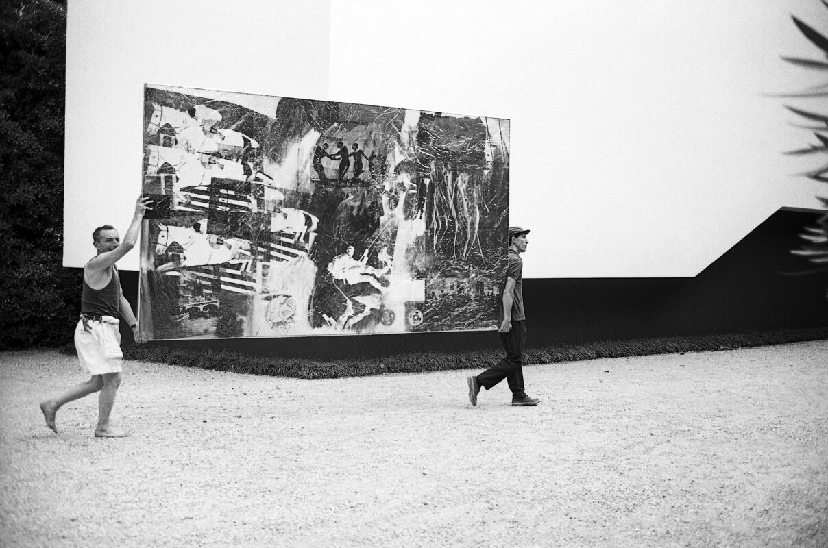 Transporting Robert Rauschenberg’s Express at the XXXII International Biennale of Art Exhibition, Venice, 1964, as seen in TAKING VENICE, a film by Amei Wallach. A Zeitgeist Films release in association with Kino Lorber. Photo Ugo Mulas.