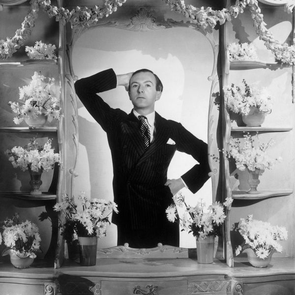Cecil Beaton on set in New York in the 1930s. Courtesy of the Cecil Beaton Studio Archive at Sotheby's.
